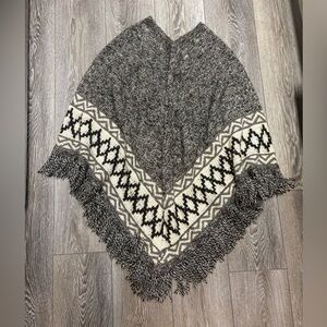 Fotrama 100% alpaca wool  Gray and White Poncho